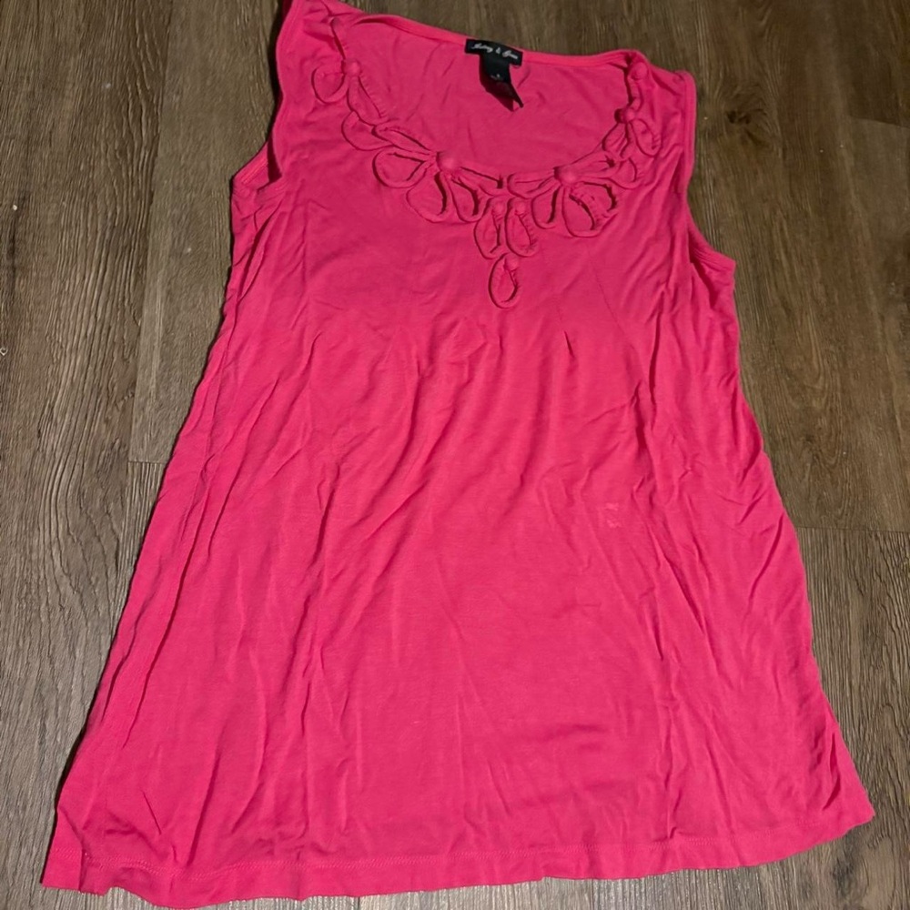 Pink Y2K tank top with a floral cut out design